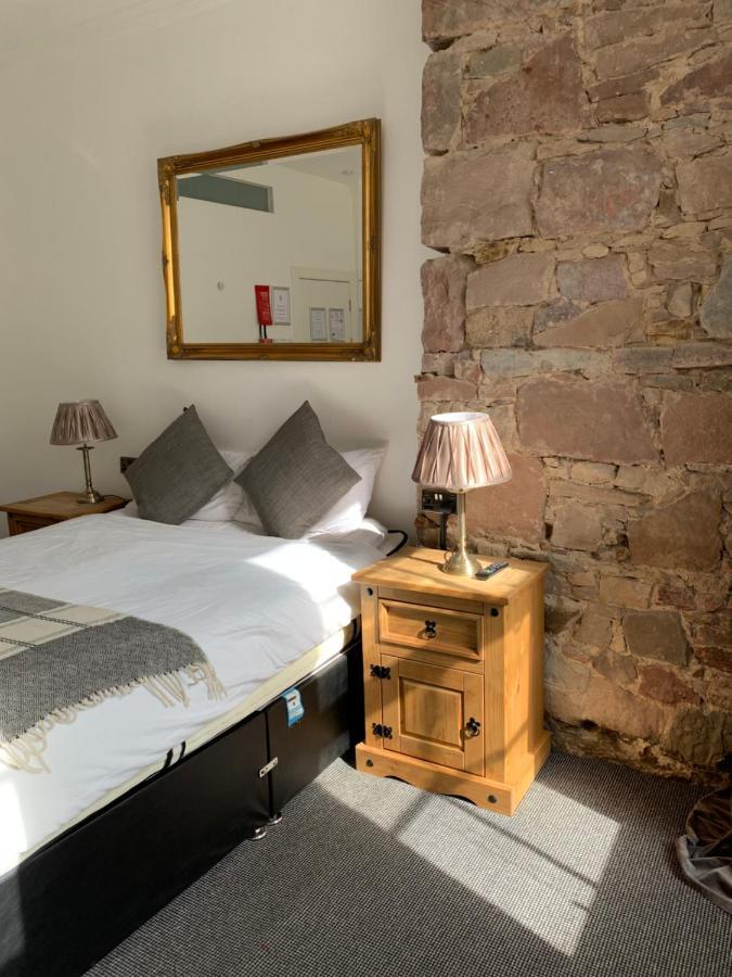 Aparthotel Royal Mile By The Castle 5*